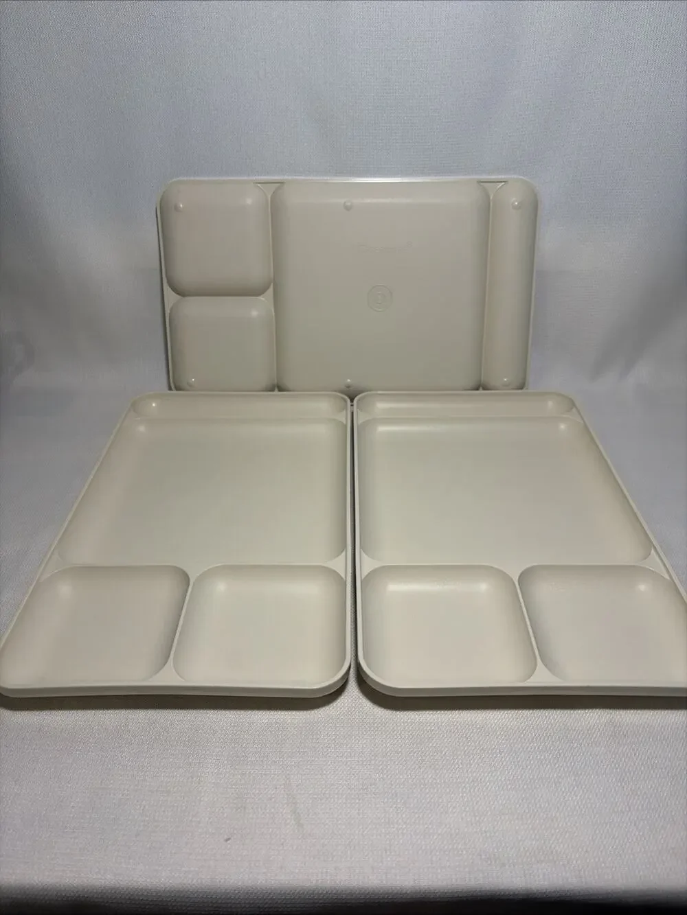 Set Of 3 Tupperware Divided Trays Almond Cafeteria Plates Discontinued 15x9”